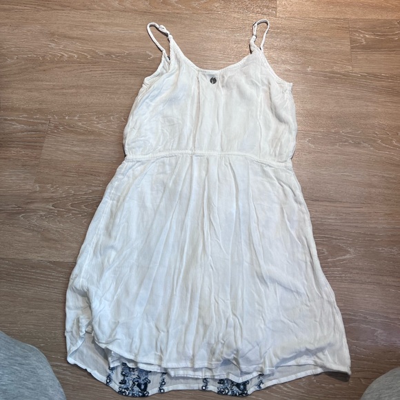 Rip curl dress - Picture 3 of 4